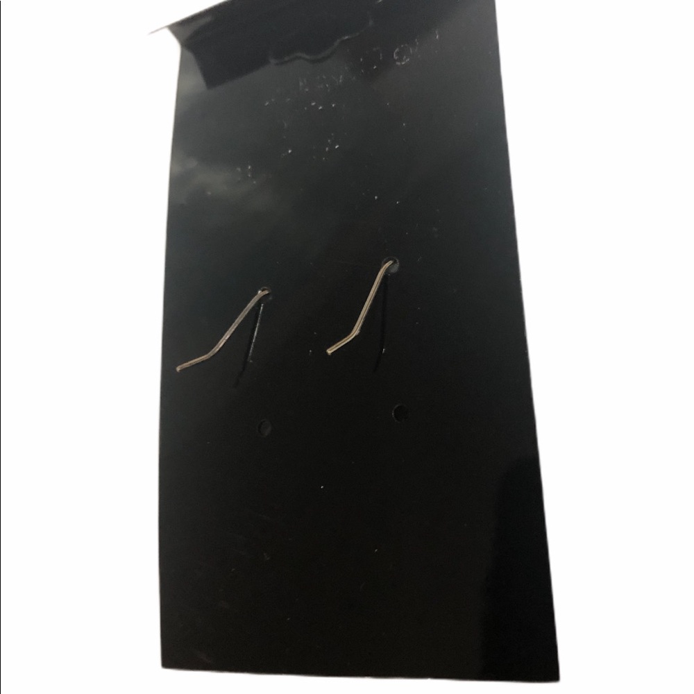 Boutique Lips Earrings - Picture 3 of 3